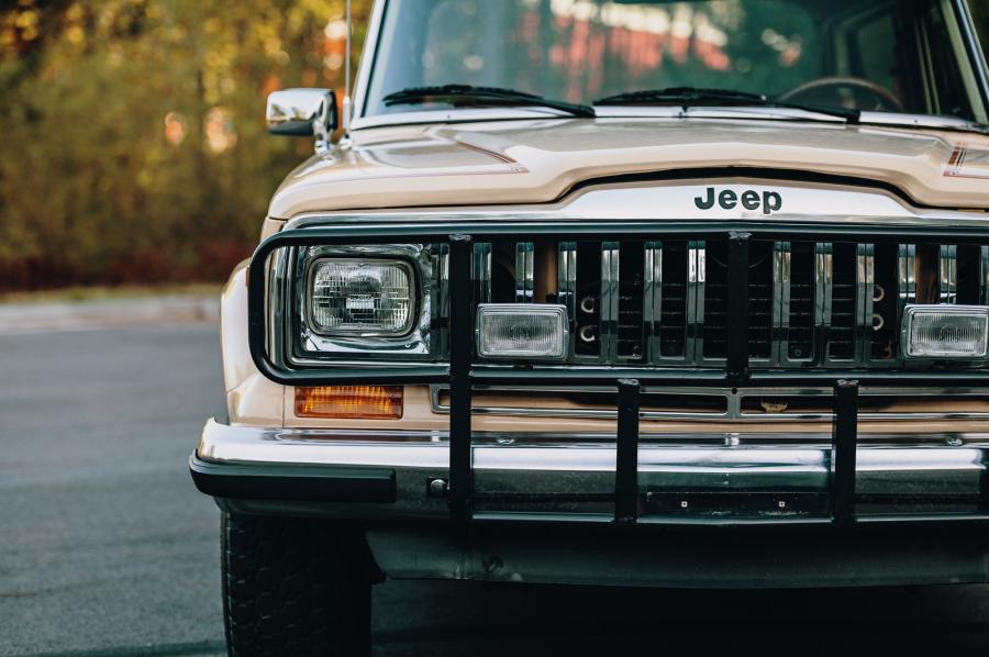 Детали экстерьера Jeep Cherokee Laredo (SJ) 1983 года  (фото 10 из 78)